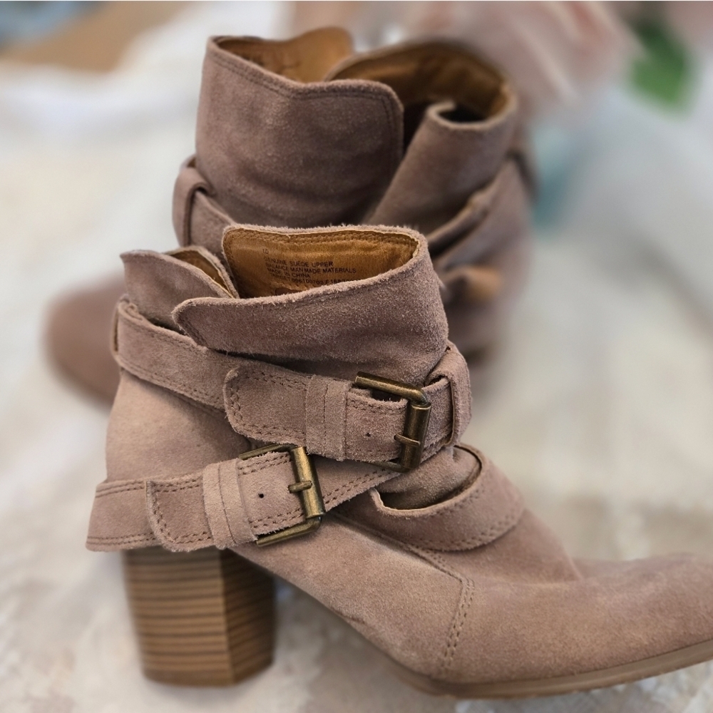 Women's Buckle Strap Heeled Boots - Taupe